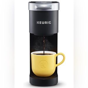 KEURIG COFFEE MAKER